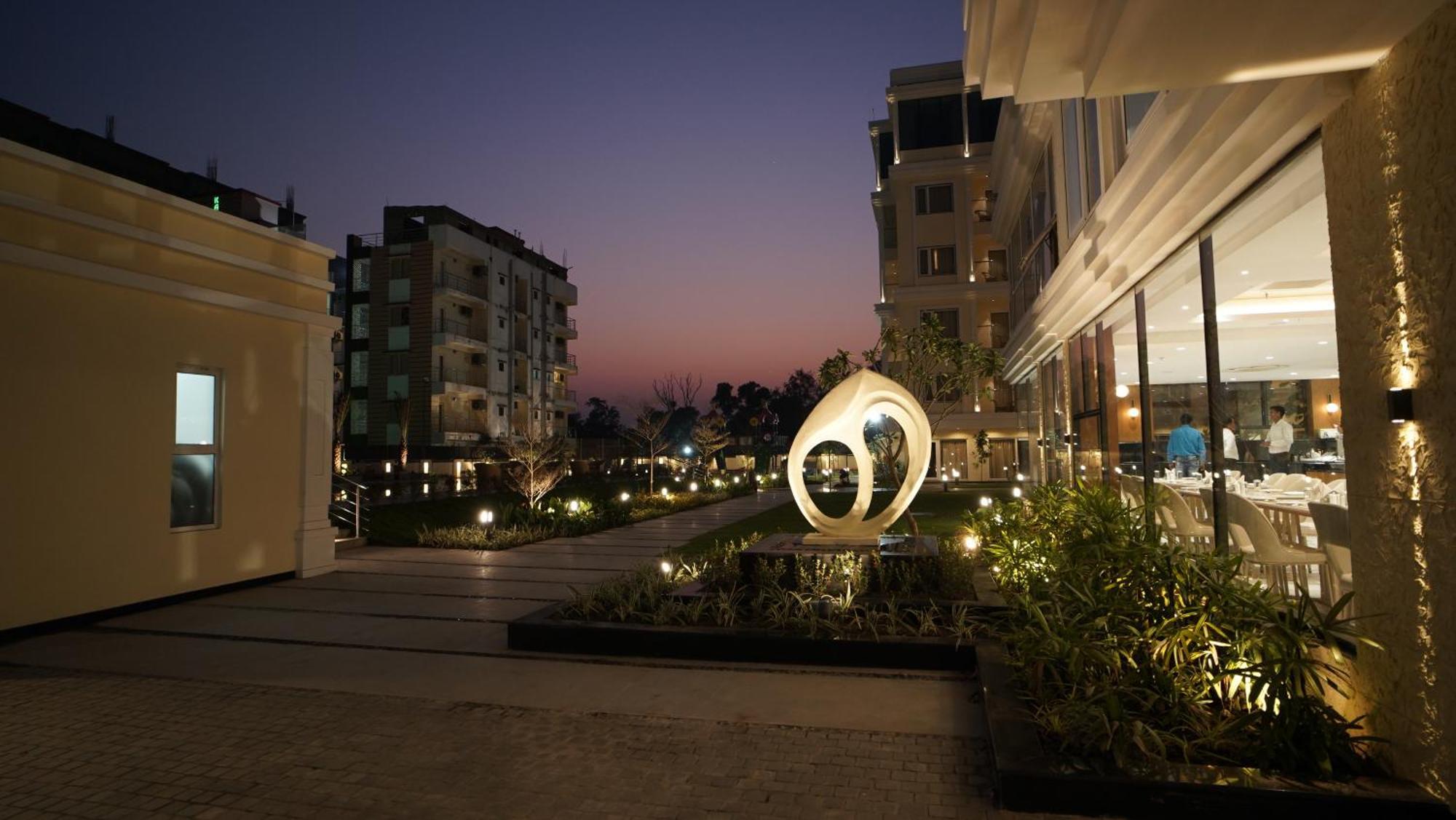 Antique Regency !! Luxurious Hotel In Digha !! Εξωτερικό φωτογραφία