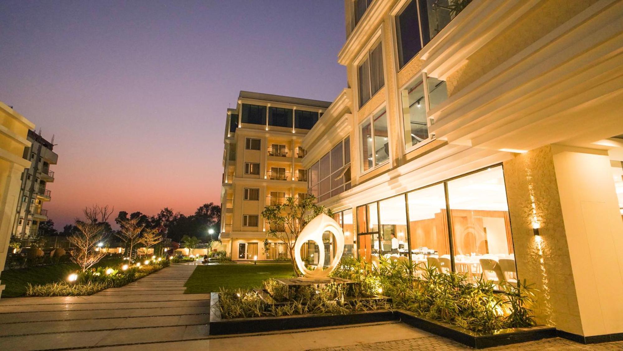 Antique Regency !! Luxurious Hotel In Digha !! Εξωτερικό φωτογραφία